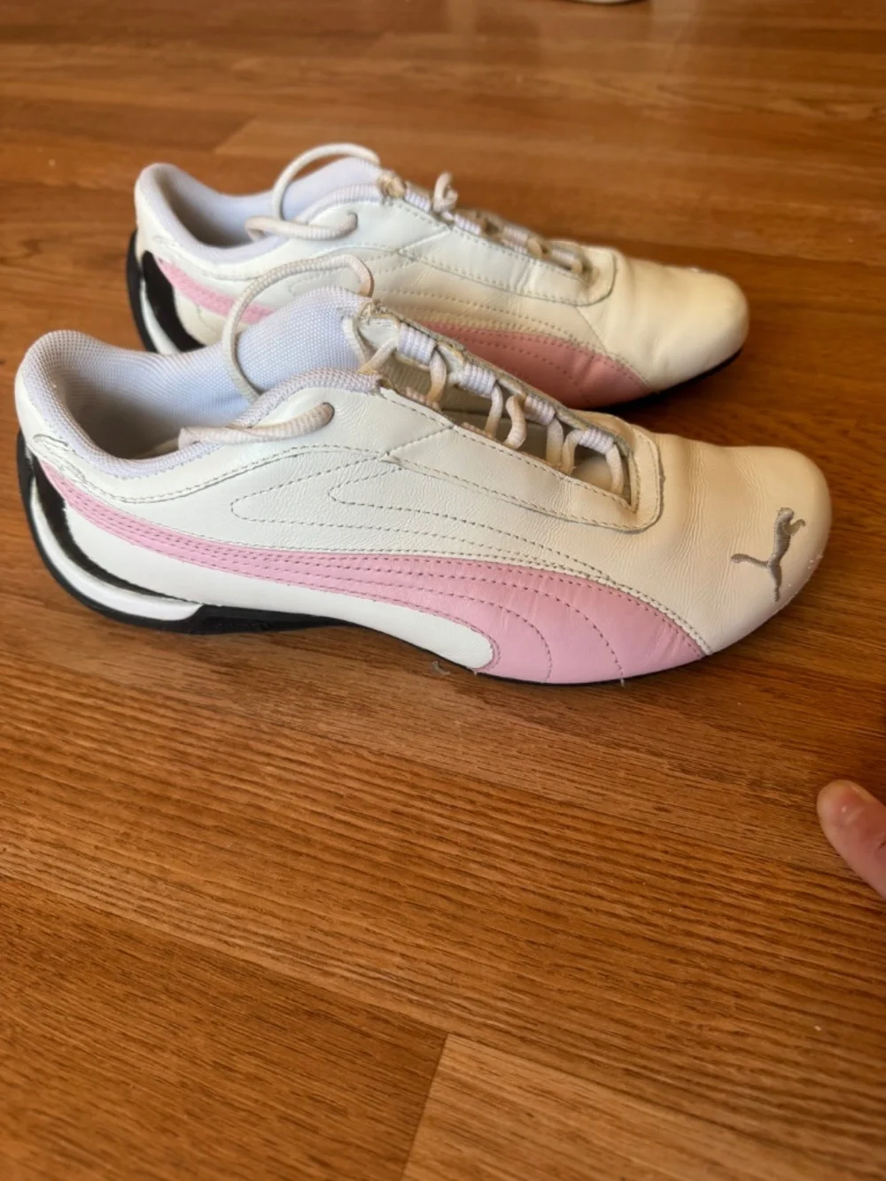 White & Pink Classic Puma Women's sneakers